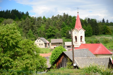 Pohled na obecní kapli